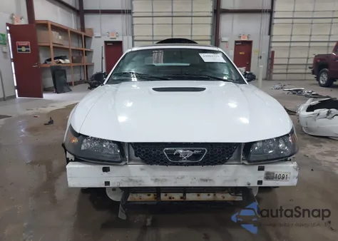 2000 Ford Mustang из США, поврежденный, VIN 1FAFP4444YF308099